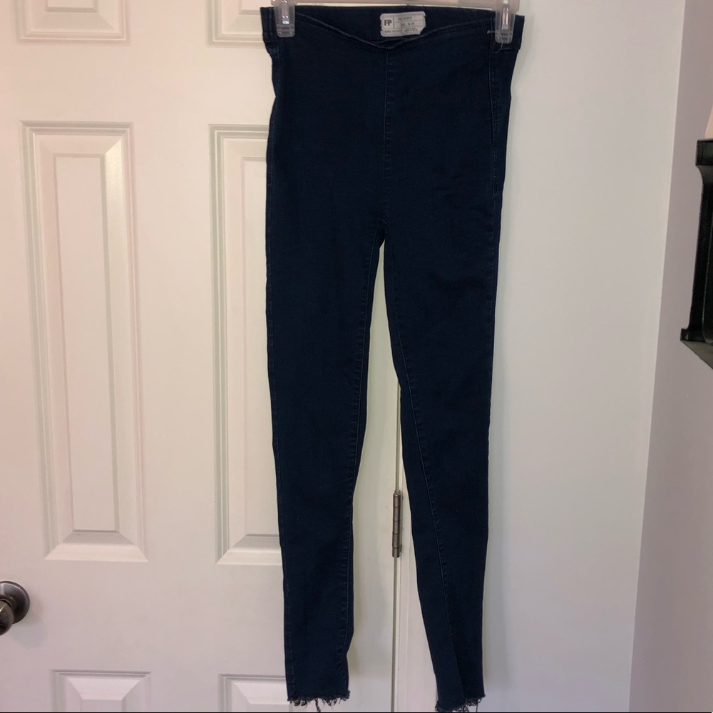 FREE PEOPLE No Zip Jeans